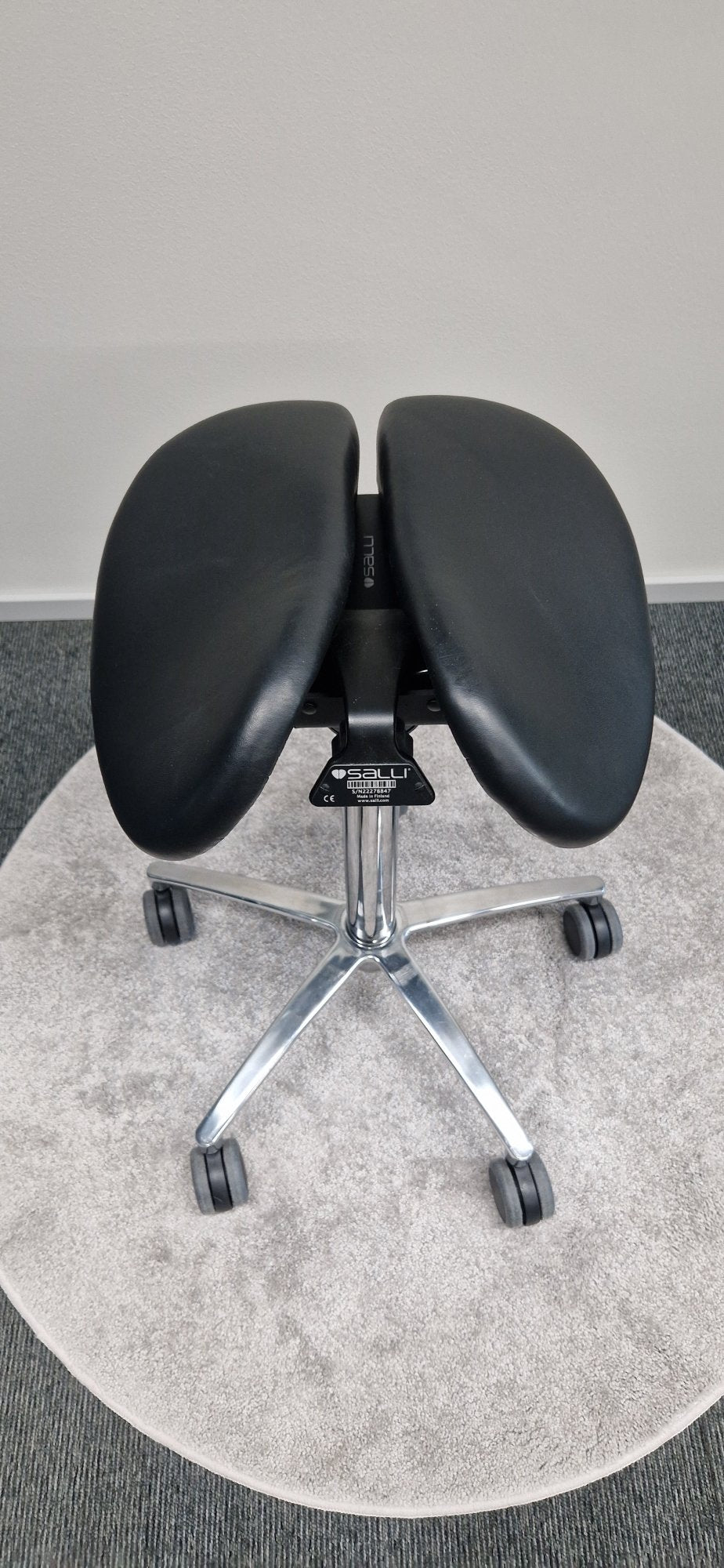 Outlet - Small SwingFit saddle chair - ex-demo