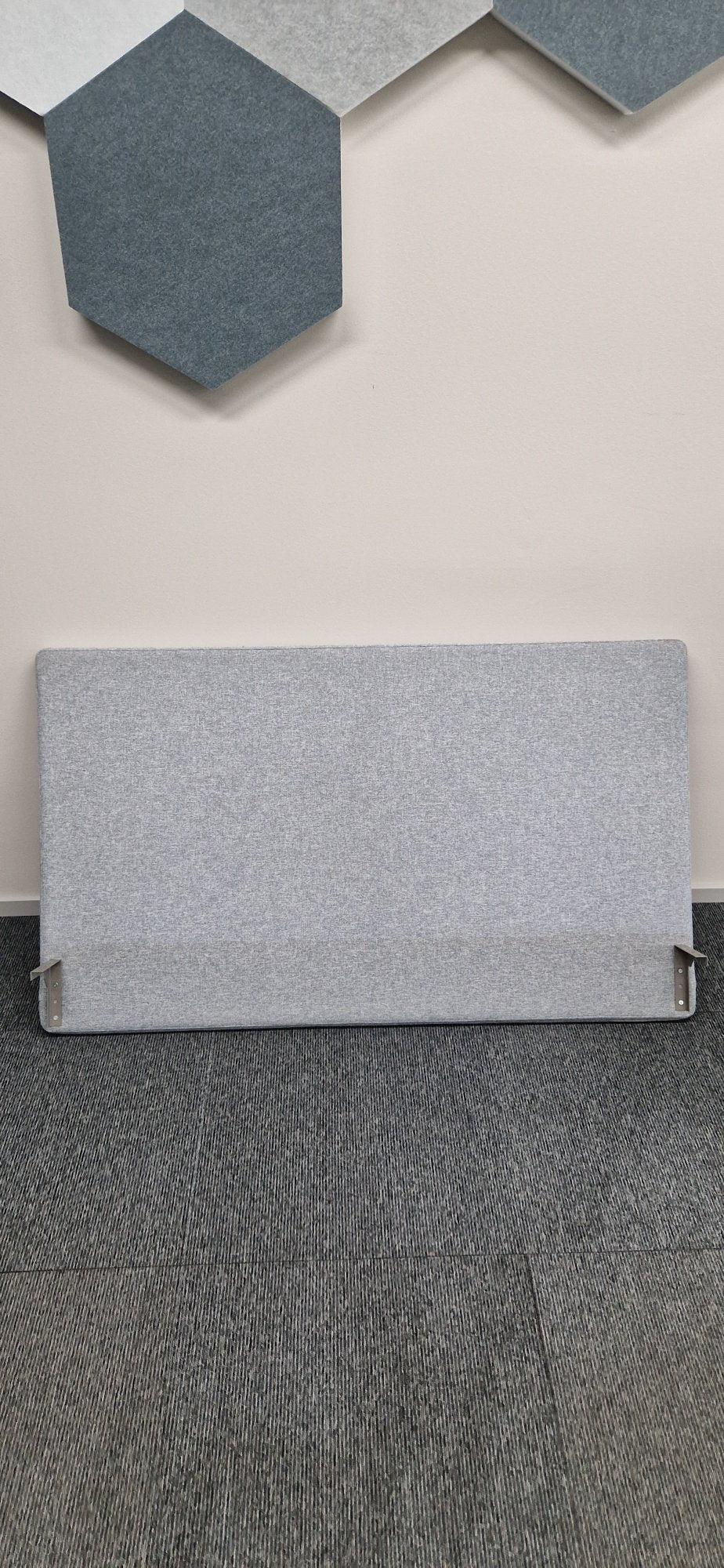 Outlet - Acoustic desk screen grey 1200*700*40 mm, Cover 87 - demo unit