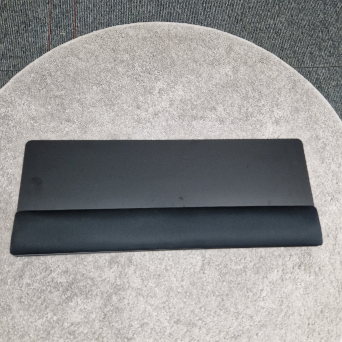 Outlet - Wrist support on a metal base 70 cm - ex-demo