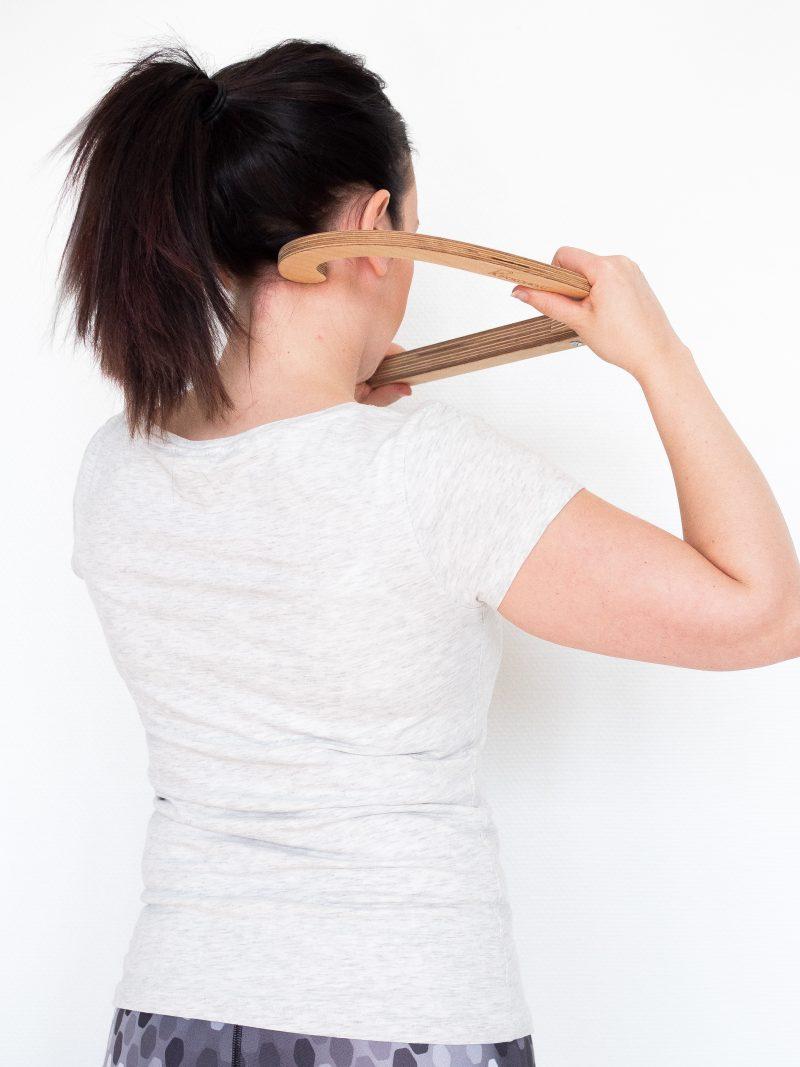 HealingHOOK – Pain relief hook made of birch