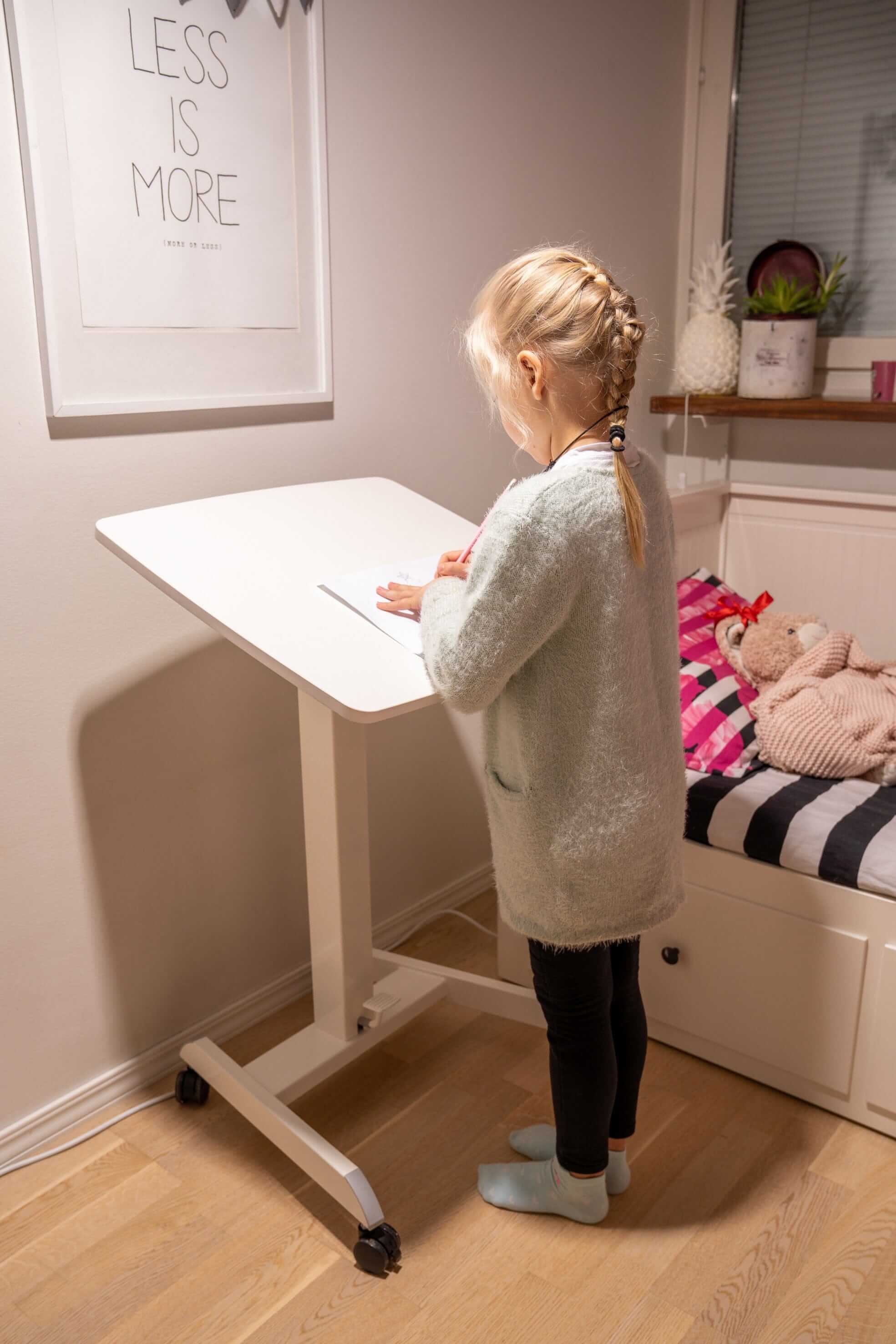 GetUpDesk Tilt adjustable desk, white
