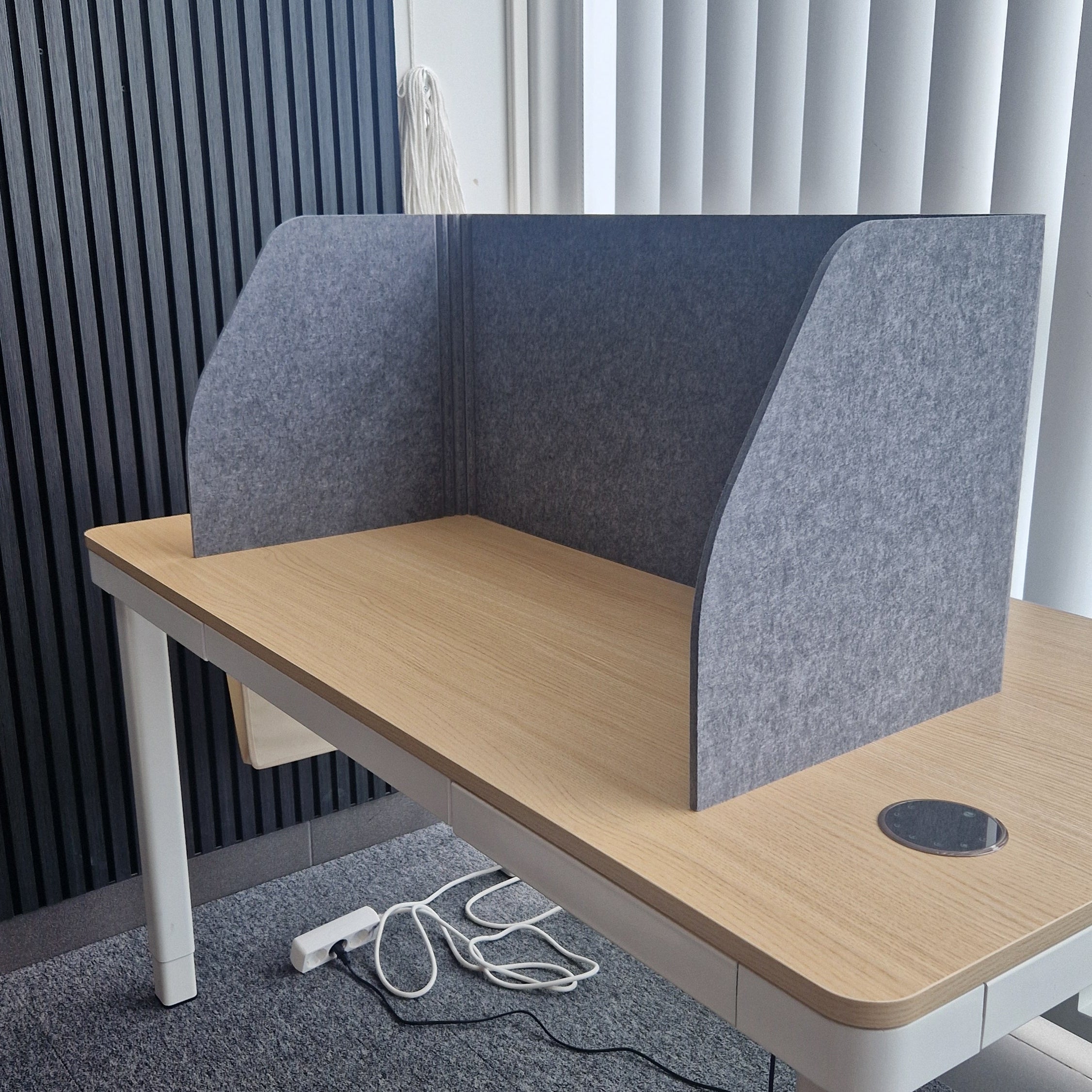 OUTLET - Foldable table screen, grey - model piece