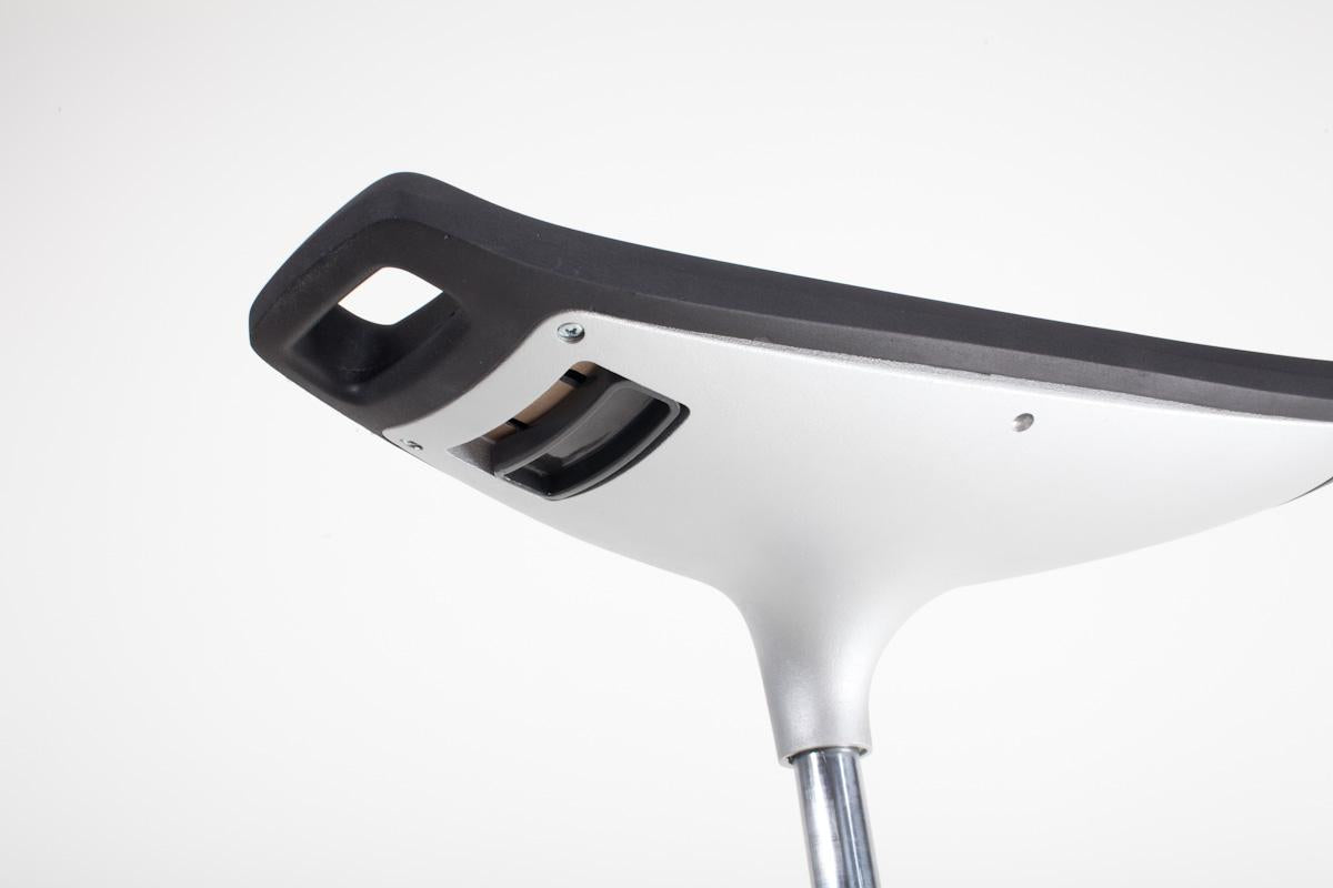 FIN Leaning Chair, ESD Protected