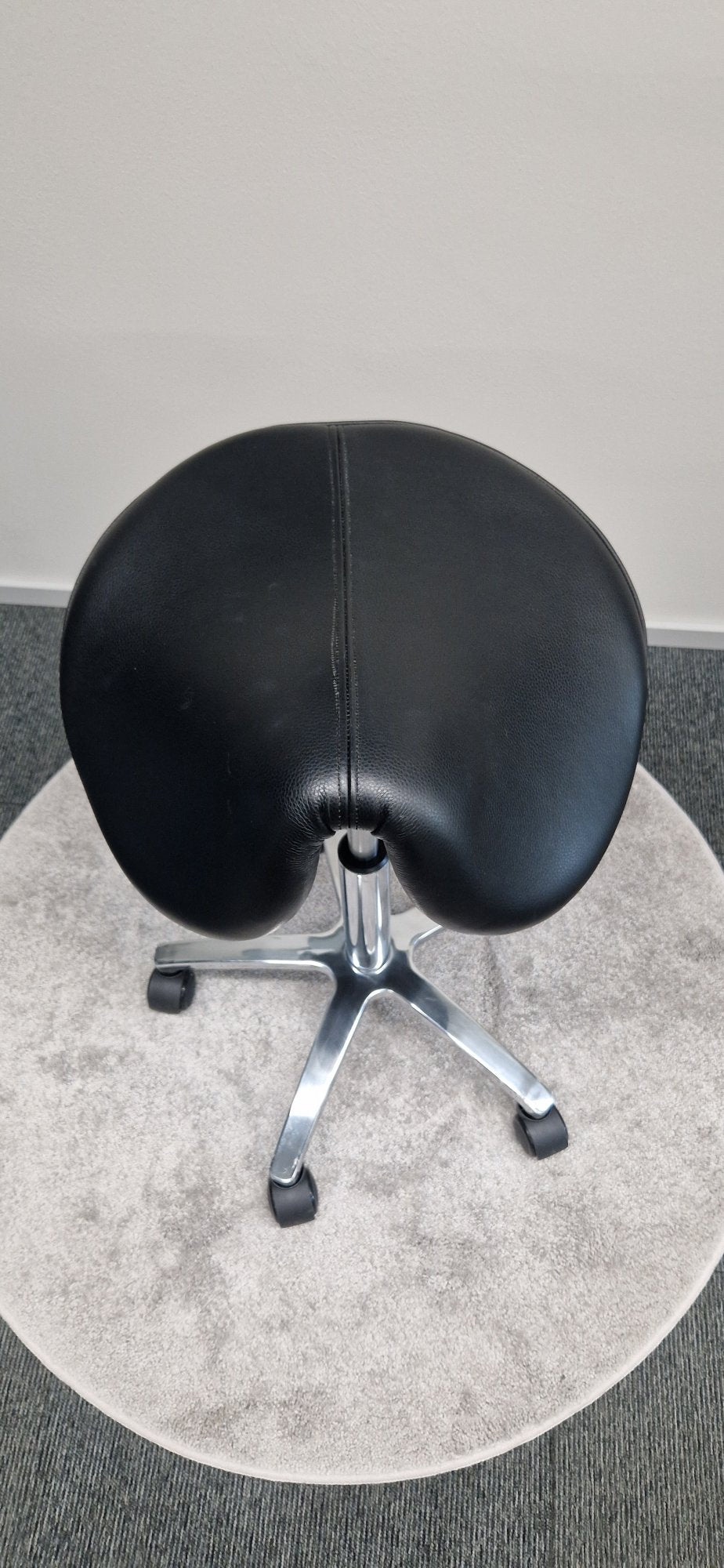 Outlet - Soft saddle chair, leather - ex-demo