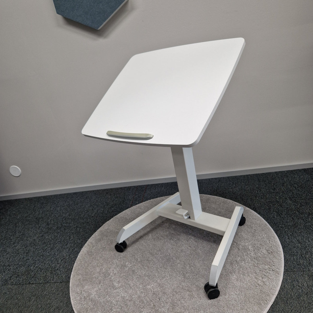 Outlet - GetUpDesk Tilt adjustable desk, white - ex-demo