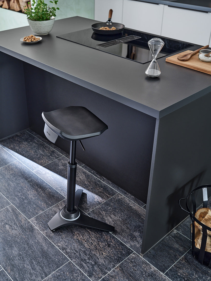 Muvman Industry active chair, black