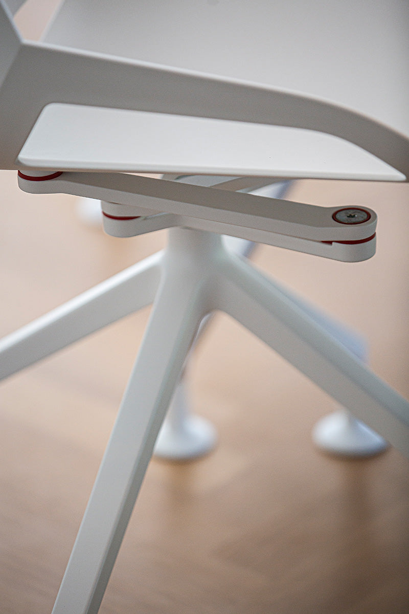 Numo active chair - white